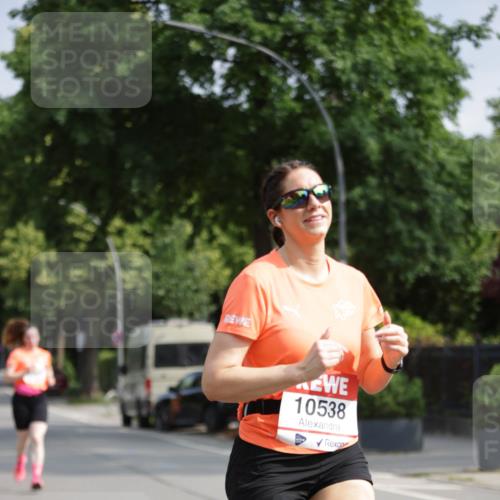 15.06.2025 - REWE Women's Run Jannik Wohlers http://msf.ph/oto/7944983 15.06.2025 08:47:58 Laufen 10538 meine-sportfotos.de