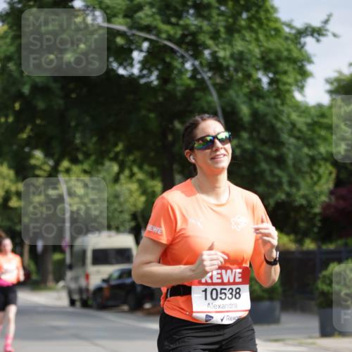 15.06.2025 - REWE Women's Run Jannik Wohlers http://msf.ph/oto/7944986 15.06.2025 08:47:58 Laufen 10538 meine-sportfotos.de