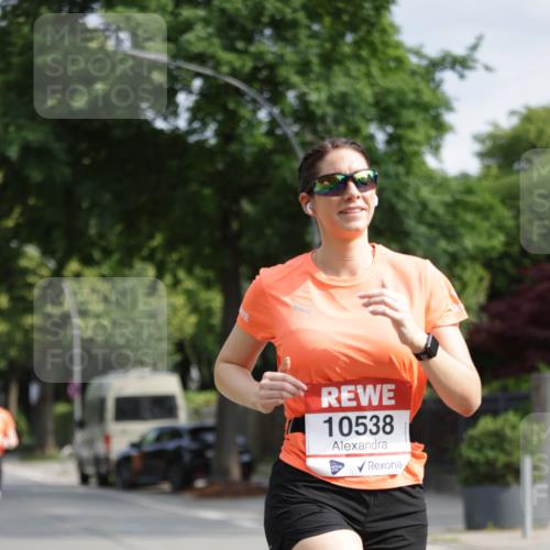 15.06.2025 - REWE Women's Run Jannik Wohlers http://msf.ph/oto/7944991 15.06.2025 08:47:58 Laufen 10538 meine-sportfotos.de