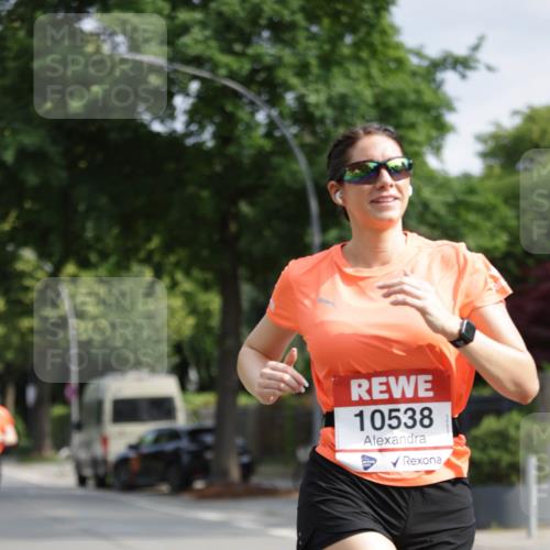 15.06.2025 - REWE Women's Run Jannik Wohlers http://msf.ph/oto/7944992 15.06.2025 08:47:58 Laufen 10538 meine-sportfotos.de