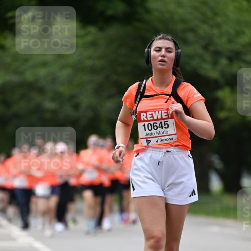 15.06.2025 - REWE Women's Run Dr. Thomas Lammeyer http://msf.ph/oto/7945012 15.06.2025 09:22:39 Laufen 10645 meine-sportfotos.de