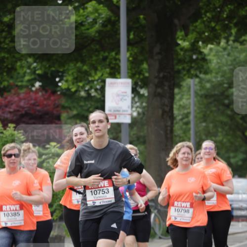 15.06.2025 - REWE Women's Run Jannik Wohlers http://msf.ph/oto/7945041 15.06.2025 08:29:37 Laufen 10385, 00, 10753, 10798 meine-sportfotos.de