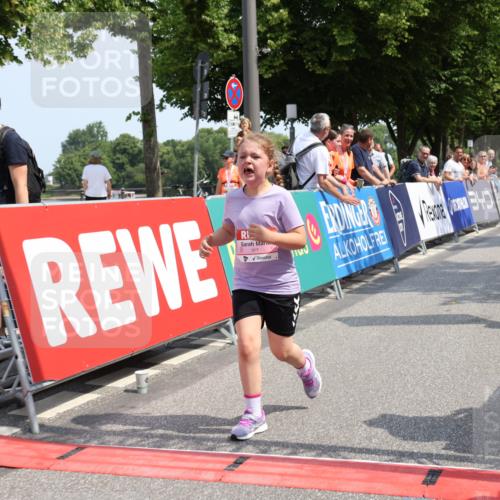 15.06.2025 - REWE Women's Run Strokosch-Dieckow http://msf.ph/oto/7945045 15.06.2025 11:36:55 Ziel 194, 317 meine-sportfotos.de