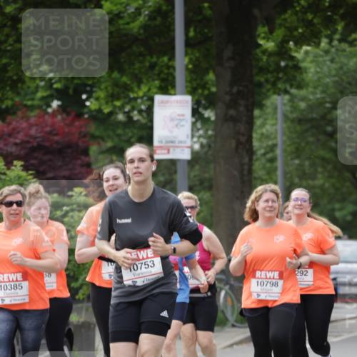 15.06.2025 - REWE Women's Run Jannik Wohlers http://msf.ph/oto/7945048 15.06.2025 08:29:37 Laufen 10385, 38, 10753, 10798, 292 meine-sportfotos.de