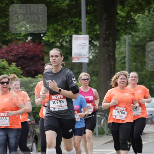 15.06.2025 - REWE Women's Run Jannik Wohlers http://msf.ph/oto/7945073 15.06.2025 08:29:37 Laufen 0385, 10753, 9, 06, 10798, 0292 meine-sportfotos.de