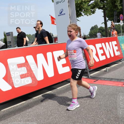 15.06.2025 - REWE Women's Run Strokosch-Dieckow http://msf.ph/oto/7945078 15.06.2025 11:36:56 Ziel 194, 317 meine-sportfotos.de