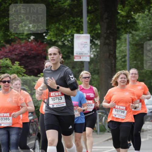 15.06.2025 - REWE Women's Run Jannik Wohlers http://msf.ph/oto/7945083 15.06.2025 08:29:37 Laufen 10385, 10753, 006, 09, 10798 meine-sportfotos.de