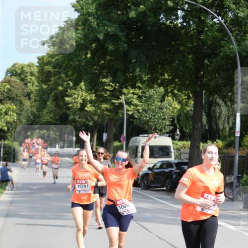 15.06.2025 - REWE Women's Run Jannik Wohlers http://msf.ph/oto/7945114 15.06.2025 09:44:07 Laufen 10781, 10099 meine-sportfotos.de
