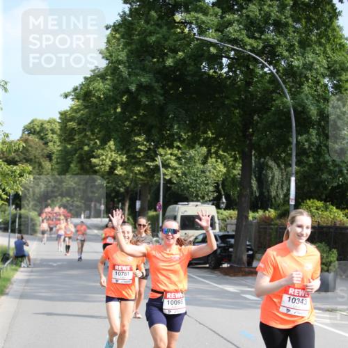 15.06.2025 - REWE Women's Run Jannik Wohlers http://msf.ph/oto/7945143 15.06.2025 09:44:08 Laufen 10781, 10095, 10343, 4 meine-sportfotos.de