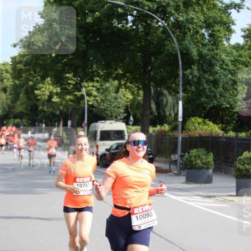 15.06.2025 - REWE Women's Run Jannik Wohlers http://msf.ph/oto/7945187 15.06.2025 09:44:09 Laufen 10781, 10095 meine-sportfotos.de