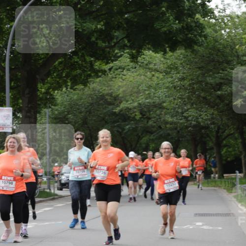 15.06.2025 - REWE Women's Run Jannik Wohlers http://msf.ph/oto/7945193 15.06.2025 08:29:38 Laufen 10798, 10709, 10736, 10253 meine-sportfotos.de