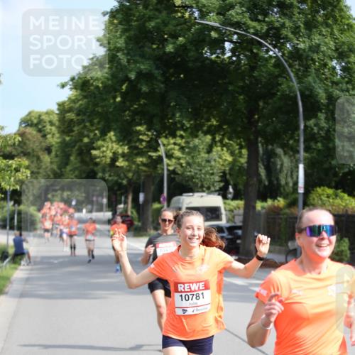 15.06.2025 - REWE Women's Run Jannik Wohlers http://msf.ph/oto/7945214 15.06.2025 09:44:09 Laufen 10438, 10781, 10095 meine-sportfotos.de