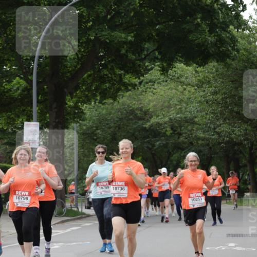 15.06.2025 - REWE Women's Run Jannik Wohlers http://msf.ph/oto/7945252 15.06.2025 08:29:39 Laufen 10798, 10709, 10736, 10817, 10253 meine-sportfotos.de