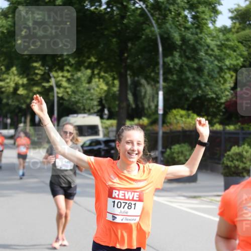 15.06.2025 - REWE Women's Run Jannik Wohlers http://msf.ph/oto/7945261 15.06.2025 09:44:10 Laufen 1046, 10781 meine-sportfotos.de