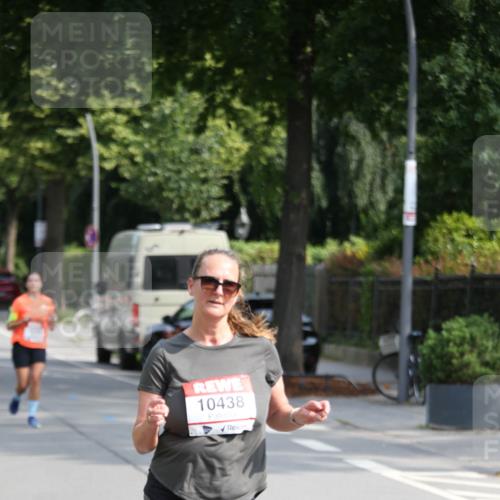15.06.2025 - REWE Women's Run Jannik Wohlers http://msf.ph/oto/7945294 15.06.2025 09:44:11 Laufen 10438 meine-sportfotos.de