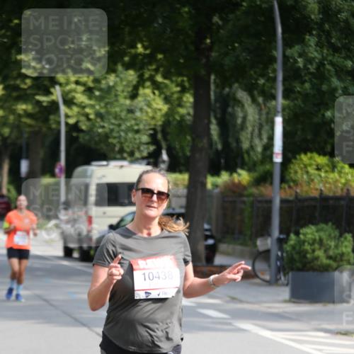 15.06.2025 - REWE Women's Run Jannik Wohlers http://msf.ph/oto/7945302 15.06.2025 09:44:11 Laufen 10438 meine-sportfotos.de