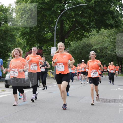 15.06.2025 - REWE Women's Run Jannik Wohlers http://msf.ph/oto/7945307 15.06.2025 08:29:41 Laufen 10292, 10009, 10798, 10736, 10253 meine-sportfotos.de