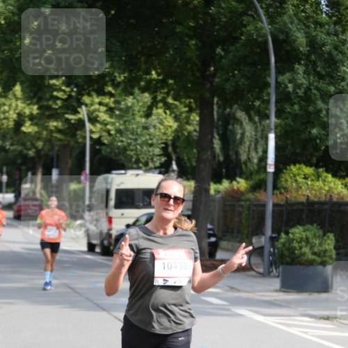 15.06.2025 - REWE Women's Run Jannik Wohlers http://msf.ph/oto/7945311 15.06.2025 09:44:11 Laufen 10438 meine-sportfotos.de