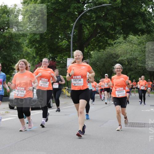 15.06.2025 - REWE Women's Run Jannik Wohlers http://msf.ph/oto/7945316 15.06.2025 08:29:41 Laufen 10009, 10798, 10292, 10536, 10736, 10253 meine-sportfotos.de
