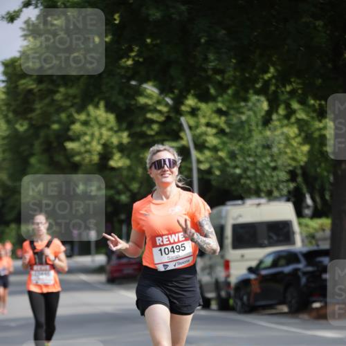 15.06.2025 - REWE Women's Run Jannik Wohlers http://msf.ph/oto/7945320 15.06.2025 08:48:09 Laufen 10495 meine-sportfotos.de