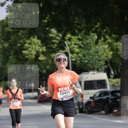 15.06.2025 - REWE Women's Run Jannik Wohlers http://msf.ph/oto/7945330 15.06.2025 08:48:09 Laufen 10495 meine-sportfotos.de