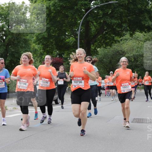 15.06.2025 - REWE Women's Run Jannik Wohlers http://msf.ph/oto/7945342 15.06.2025 08:29:41 Laufen 10009, 10536, 10292, 10736, 10798, 10253 meine-sportfotos.de