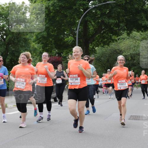 15.06.2025 - REWE Women's Run Jannik Wohlers http://msf.ph/oto/7945352 15.06.2025 08:29:41 Laufen 709, 10253, 10009, 10798, 10292, 10536, 10736 meine-sportfotos.de
