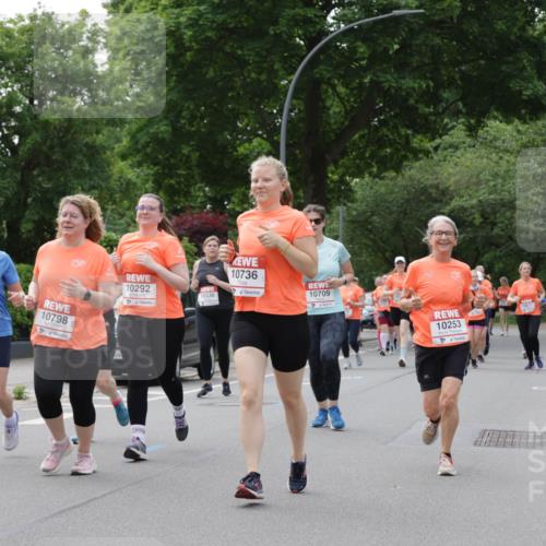 15.06.2025 - REWE Women's Run Jannik Wohlers http://msf.ph/oto/7945364 15.06.2025 08:29:41 Laufen 10009, 10798, 10736, 10292, 10536, 10709, 10253 meine-sportfotos.de