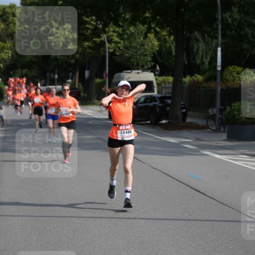15.06.2025 - REWE Women's Run Jannik Wohlers http://msf.ph/oto/7945371 15.06.2025 09:44:19 Laufen 10, 10486 meine-sportfotos.de