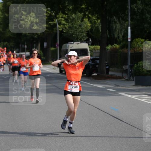 15.06.2025 - REWE Women's Run Jannik Wohlers http://msf.ph/oto/7945397 15.06.2025 09:44:19 Laufen 374, 10486 meine-sportfotos.de
