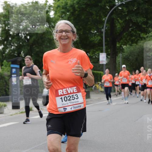 15.06.2025 - REWE Women's Run Jannik Wohlers http://msf.ph/oto/7945423 15.06.2025 08:29:43 Laufen 10253 meine-sportfotos.de