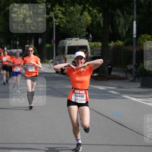 15.06.2025 - REWE Women's Run Jannik Wohlers http://msf.ph/oto/7945424 15.06.2025 09:44:20 Laufen 10374, 10486 meine-sportfotos.de