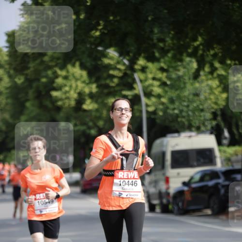 15.06.2025 - REWE Women's Run Jannik Wohlers http://msf.ph/oto/7945429 15.06.2025 08:48:12 Laufen 10549, 10446 meine-sportfotos.de