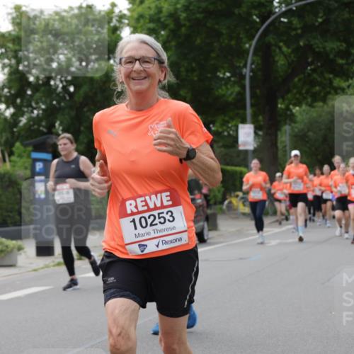 15.06.2025 - REWE Women's Run Jannik Wohlers http://msf.ph/oto/7945431 15.06.2025 08:29:43 Laufen 10253 meine-sportfotos.de