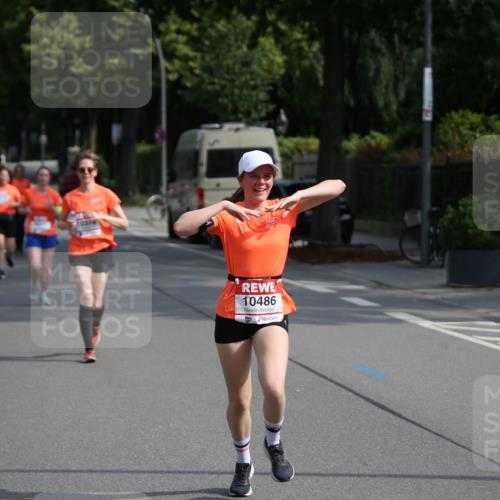15.06.2025 - REWE Women's Run Jannik Wohlers http://msf.ph/oto/7945432 15.06.2025 09:44:20 Laufen 10374, 10486 meine-sportfotos.de