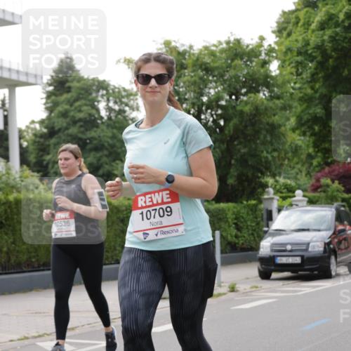 15.06.2025 - REWE Women's Run Jannik Wohlers http://msf.ph/oto/7945450 15.06.2025 08:29:44 Laufen 10536, 10709, 1043 meine-sportfotos.de