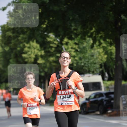 15.06.2025 - REWE Women's Run Jannik Wohlers http://msf.ph/oto/7945456 15.06.2025 08:48:12 Laufen 10549, 10446 meine-sportfotos.de
