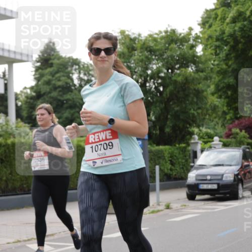 15.06.2025 - REWE Women's Run Jannik Wohlers http://msf.ph/oto/7945461 15.06.2025 08:29:45 Laufen 10536, 10709 meine-sportfotos.de