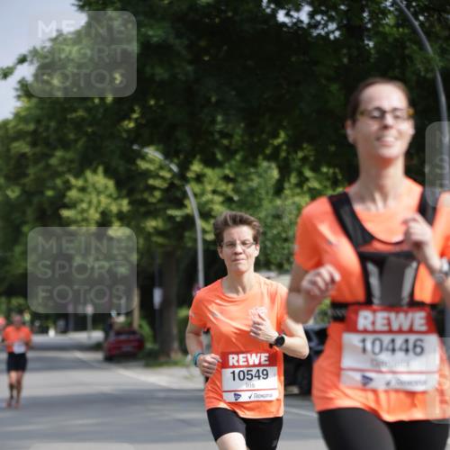 15.06.2025 - REWE Women's Run Jannik Wohlers http://msf.ph/oto/7945506 15.06.2025 08:48:13 Laufen 10549, 10446, 4 meine-sportfotos.de