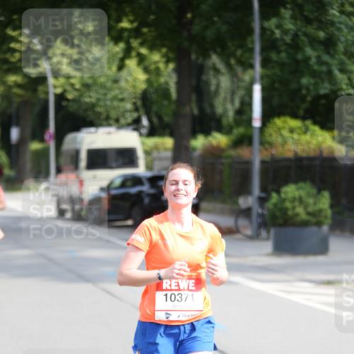 15.06.2025 - REWE Women's Run Jannik Wohlers http://msf.ph/oto/7945508 15.06.2025 09:44:26 Laufen 10371 meine-sportfotos.de