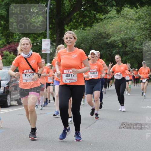 15.06.2025 - REWE Women's Run Jannik Wohlers http://msf.ph/oto/7945515 15.06.2025 08:29:47 Laufen 10740, 10295, 10817, 10463, 10348 meine-sportfotos.de