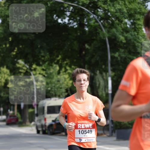 15.06.2025 - REWE Women's Run Jannik Wohlers http://msf.ph/oto/7945529 15.06.2025 08:48:14 Laufen 10549 meine-sportfotos.de
