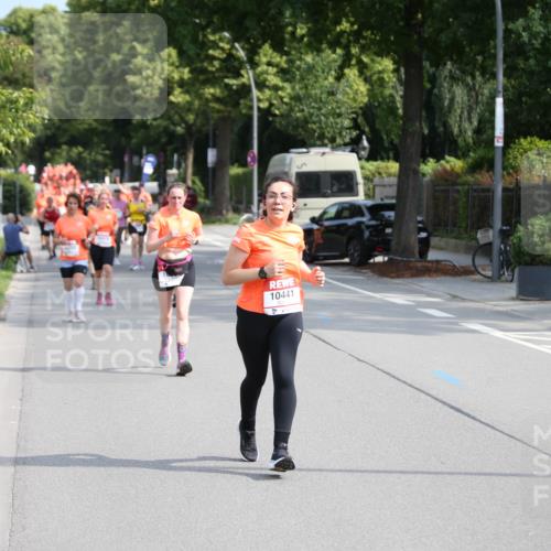 15.06.2025 - REWE Women's Run Jannik Wohlers http://msf.ph/oto/7945557 15.06.2025 09:44:30 Laufen 10441 meine-sportfotos.de