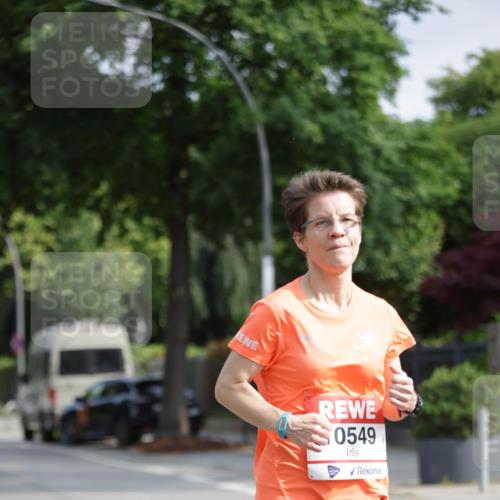 15.06.2025 - REWE Women's Run Jannik Wohlers http://msf.ph/oto/7945566 15.06.2025 08:48:14 Laufen 0549 meine-sportfotos.de