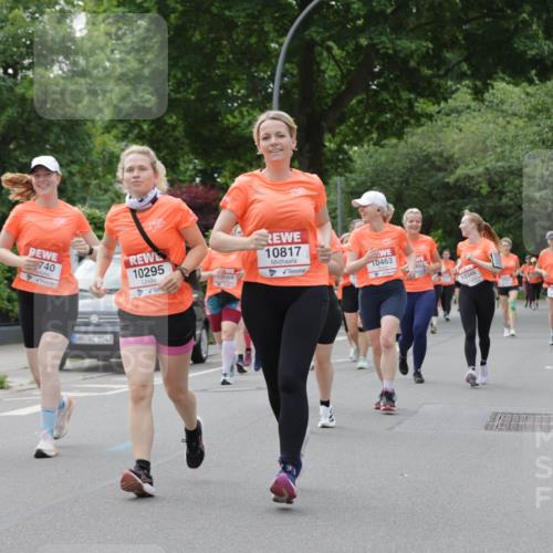 15.06.2025 - REWE Women's Run Jannik Wohlers http://msf.ph/oto/7945571 15.06.2025 08:29:48 Laufen 10742, 740, 10295, 1043, 0064, 10817, 10463, 855, 10348 meine-sportfotos.de
