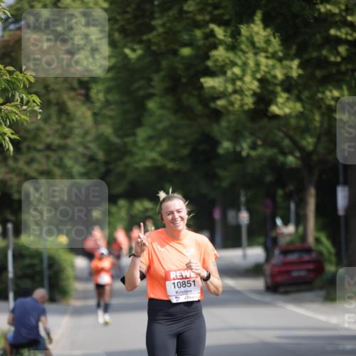 15.06.2025 - REWE Women's Run Jannik Wohlers http://msf.ph/oto/7945575 15.06.2025 08:48:19 Laufen 10851 meine-sportfotos.de