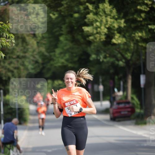 15.06.2025 - REWE Women's Run Jannik Wohlers http://msf.ph/oto/7945590 15.06.2025 08:48:20 Laufen 1 meine-sportfotos.de