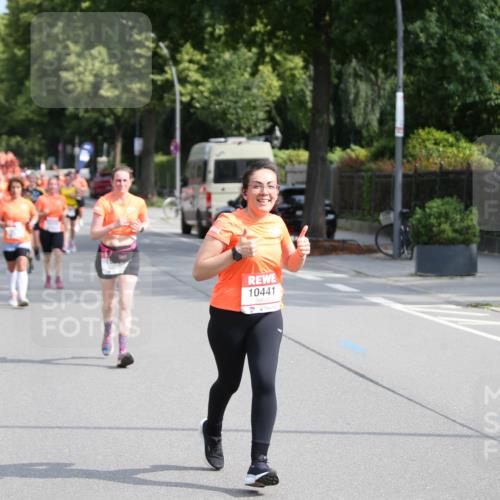 15.06.2025 - REWE Women's Run Jannik Wohlers http://msf.ph/oto/7945597 15.06.2025 09:44:31 Laufen 10441 meine-sportfotos.de