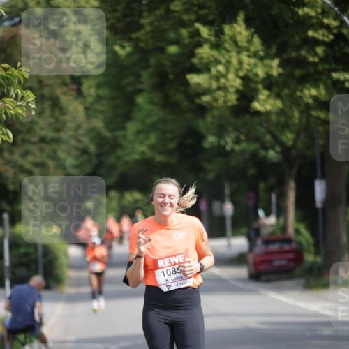 15.06.2025 - REWE Women's Run Jannik Wohlers http://msf.ph/oto/7945601 15.06.2025 08:48:20 Laufen 1085 meine-sportfotos.de