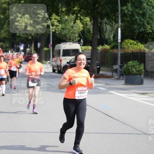 15.06.2025 - REWE Women's Run Jannik Wohlers http://msf.ph/oto/7945602 15.06.2025 09:44:31 Laufen 10441 meine-sportfotos.de